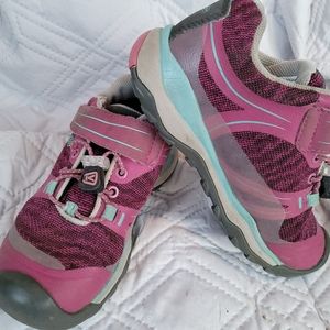 Keen hiking shoes, size 11